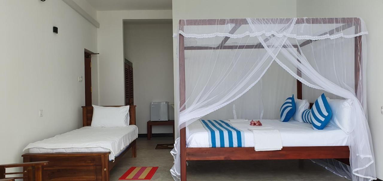 Hotel Ocean Moon Mirissa Exteriér fotografie