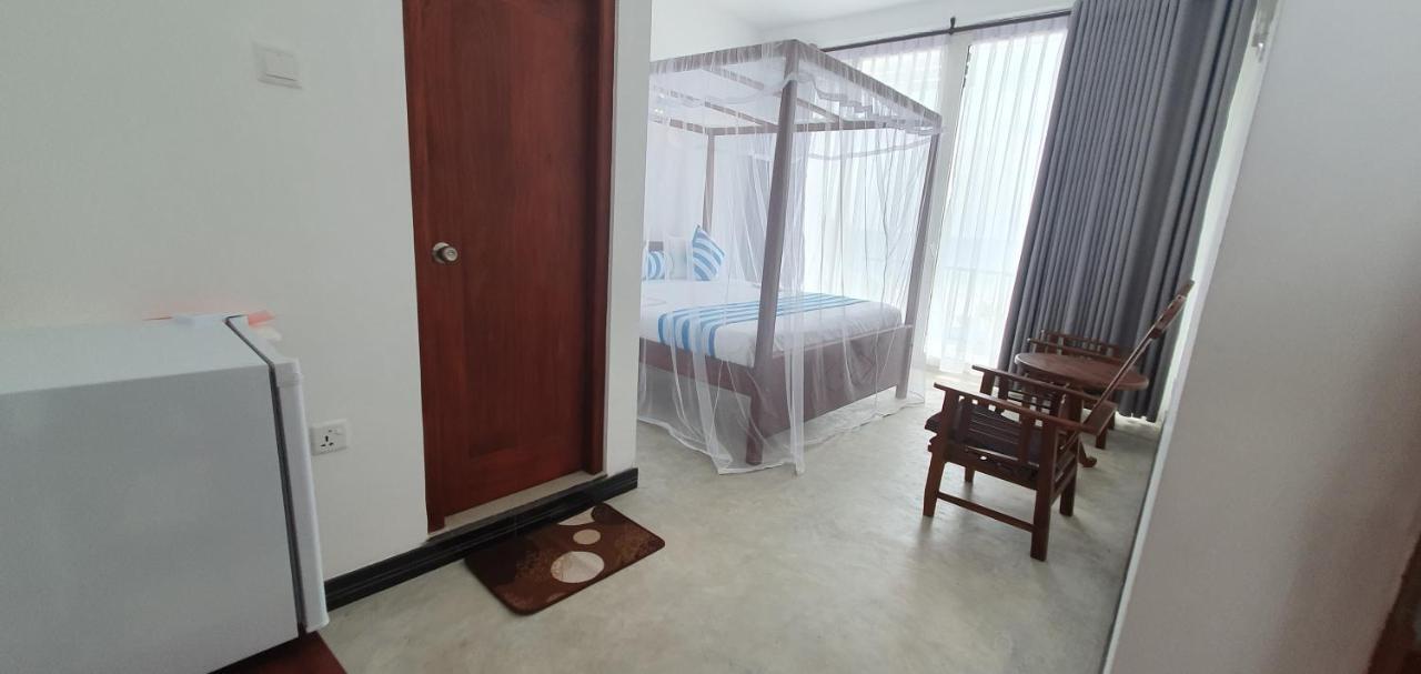 Hotel Ocean Moon Mirissa Exteriér fotografie